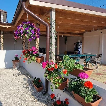 Soliday Apartment Вама Веке Екстериор снимка