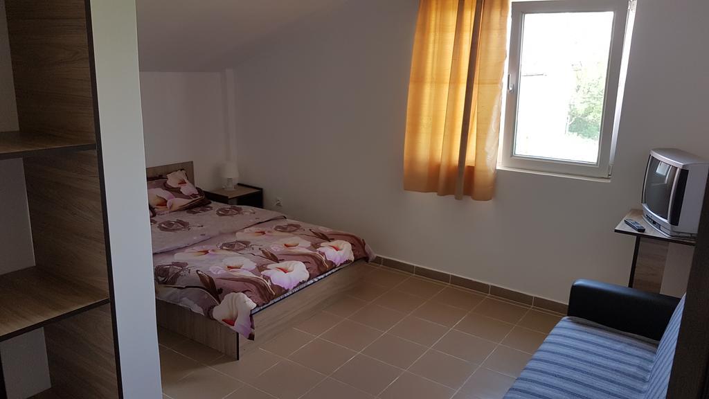 Soliday Apartment Вама Веке Екстериор снимка